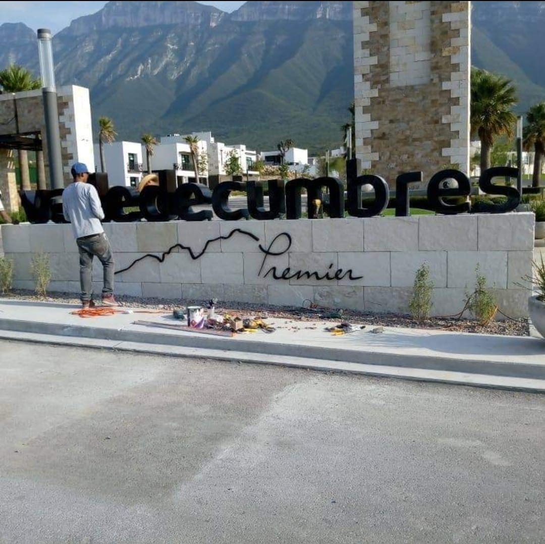 Letras Gigantes - Proyecto 2